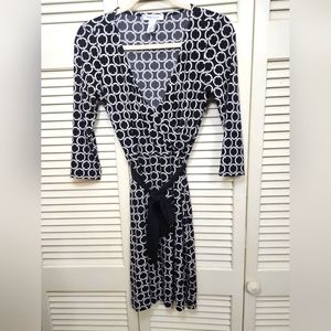 White House Black Market dress with belt tie small